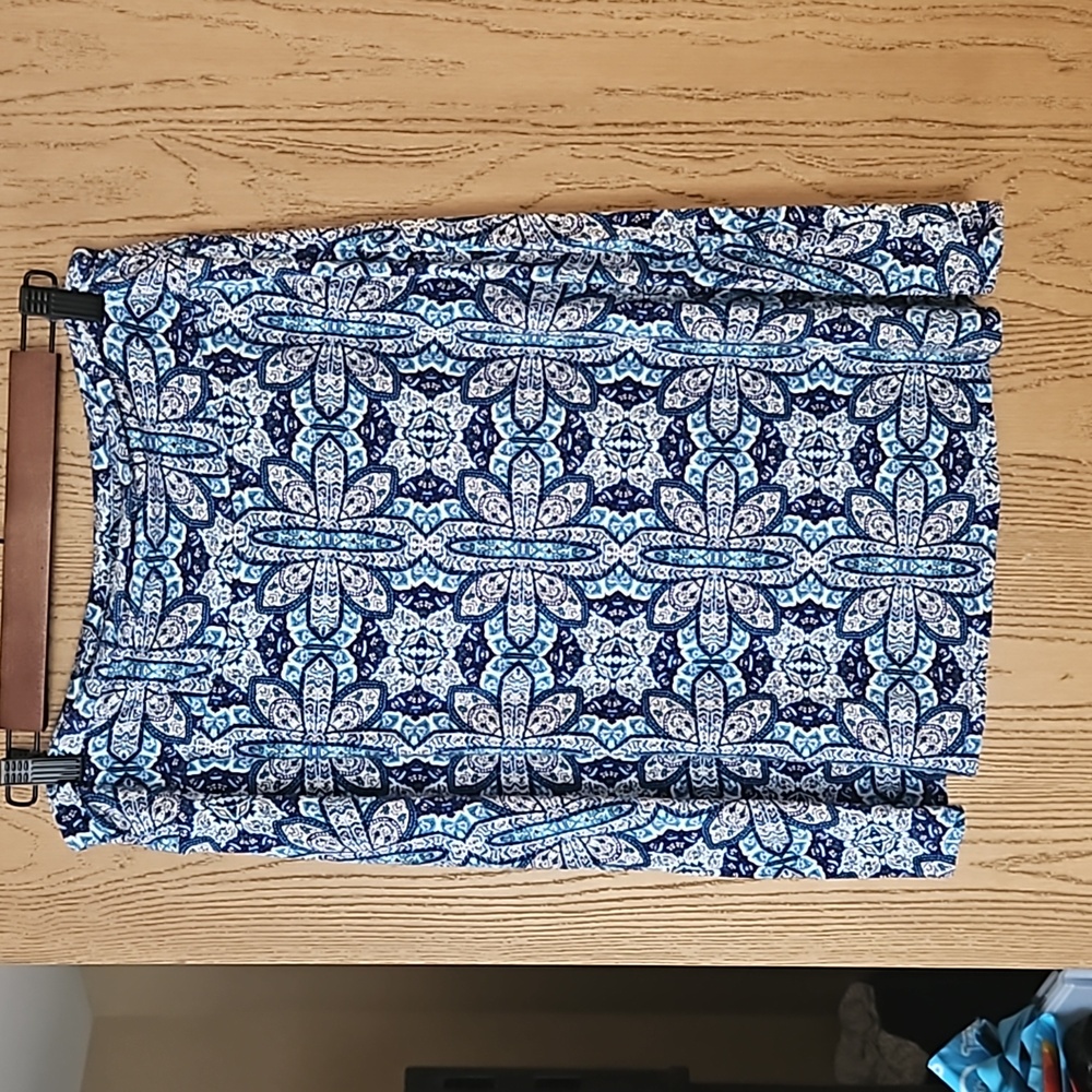Atisian NY skirt